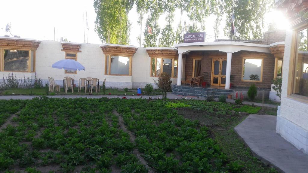Hotel Mandalchan Leh Luaran gambar