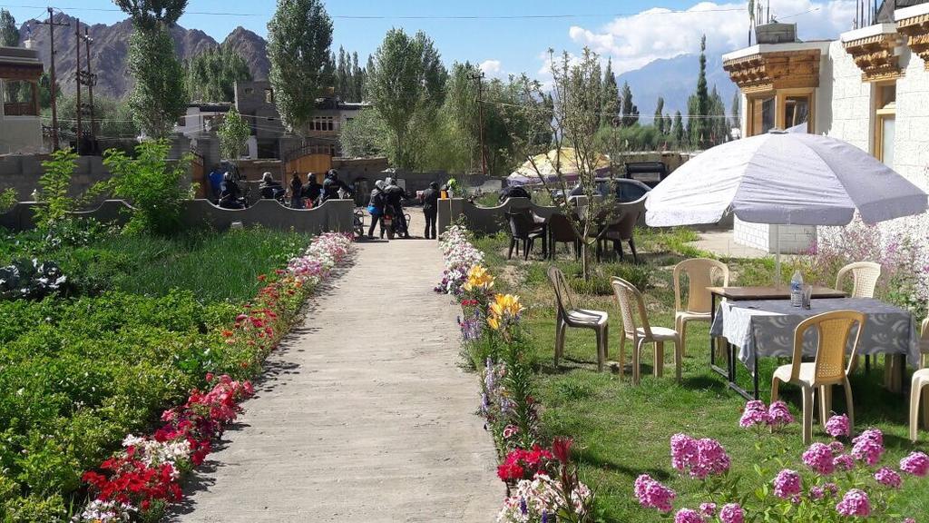 Hotel Mandalchan Leh Luaran gambar